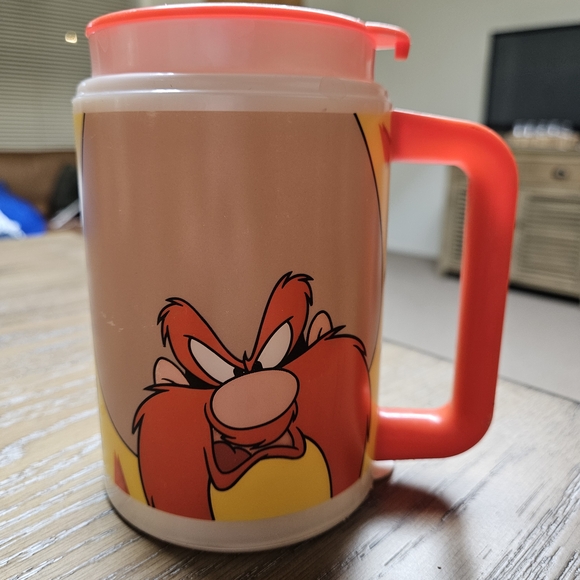 Coca Cola Other - Warner Bros. Yosemite Red Plastic Coffee Mug with Handle